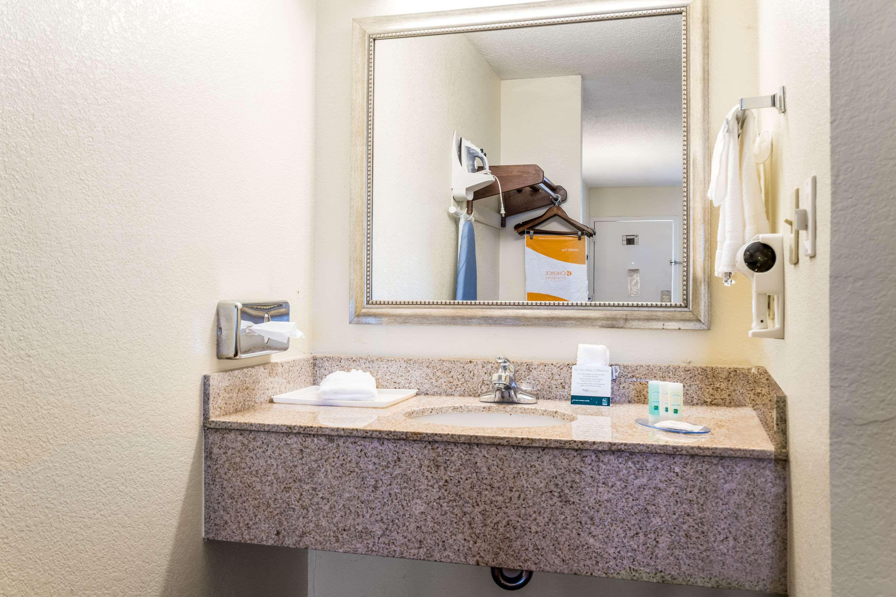 Quality Inn North Battleboro Екстер'єр фото