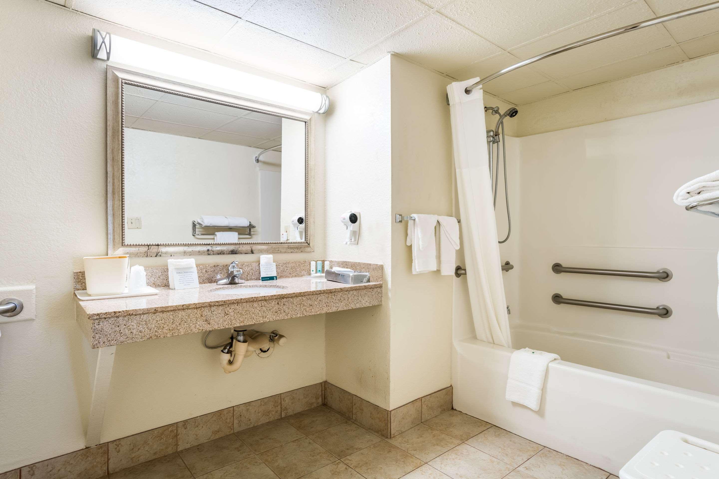 Quality Inn North Battleboro Екстер'єр фото