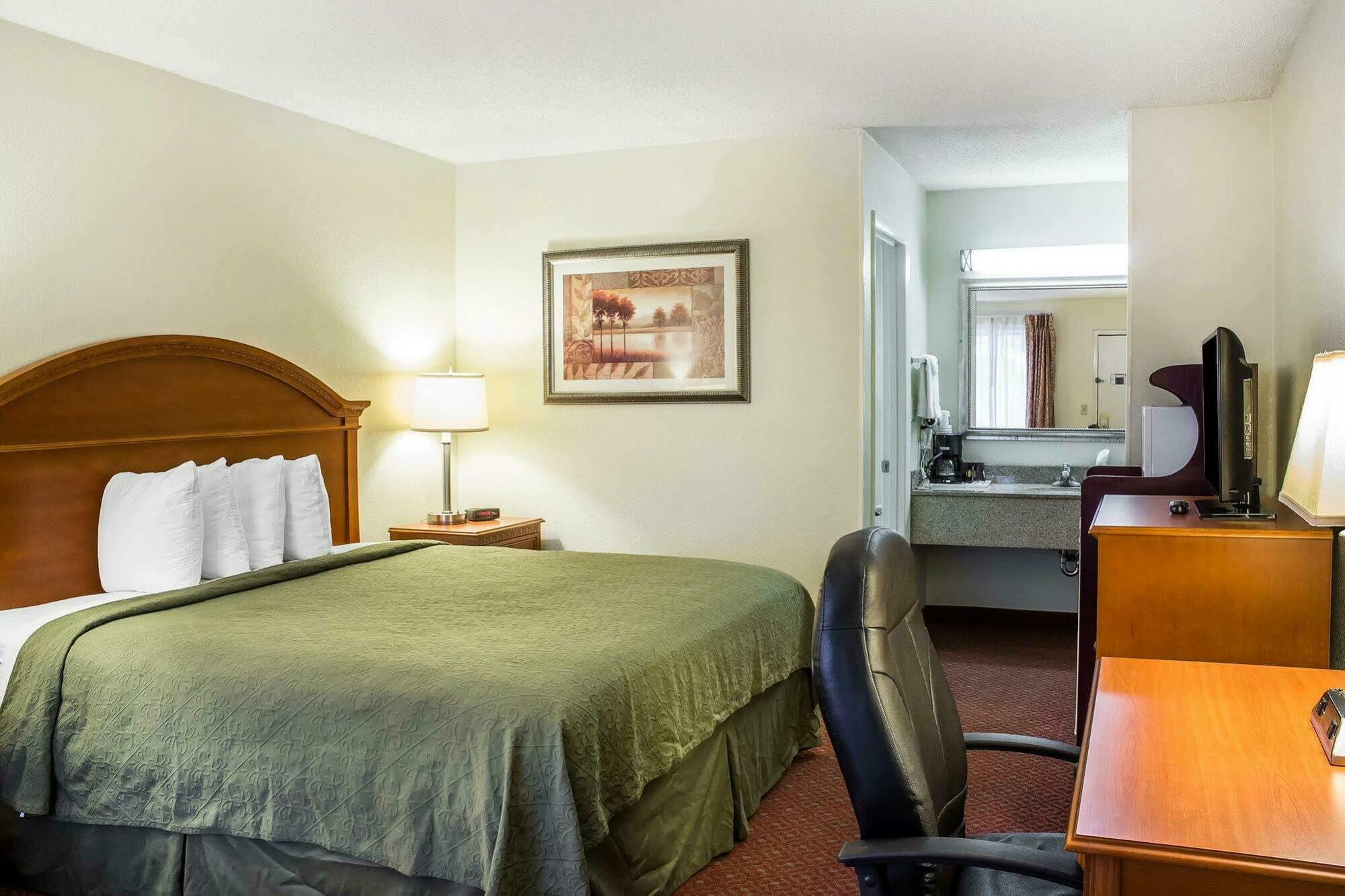 Quality Inn North Battleboro Екстер'єр фото