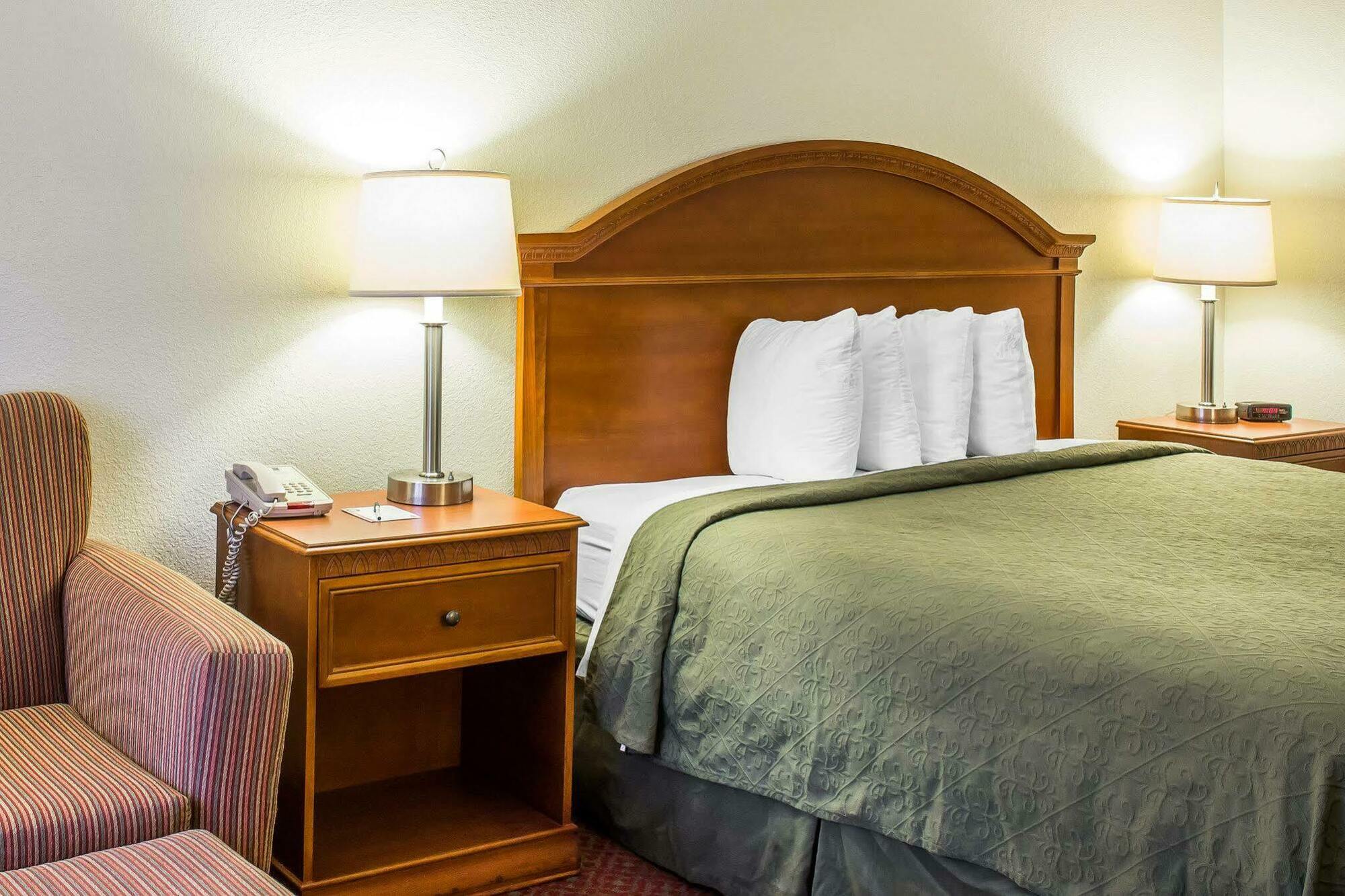 Quality Inn North Battleboro Екстер'єр фото