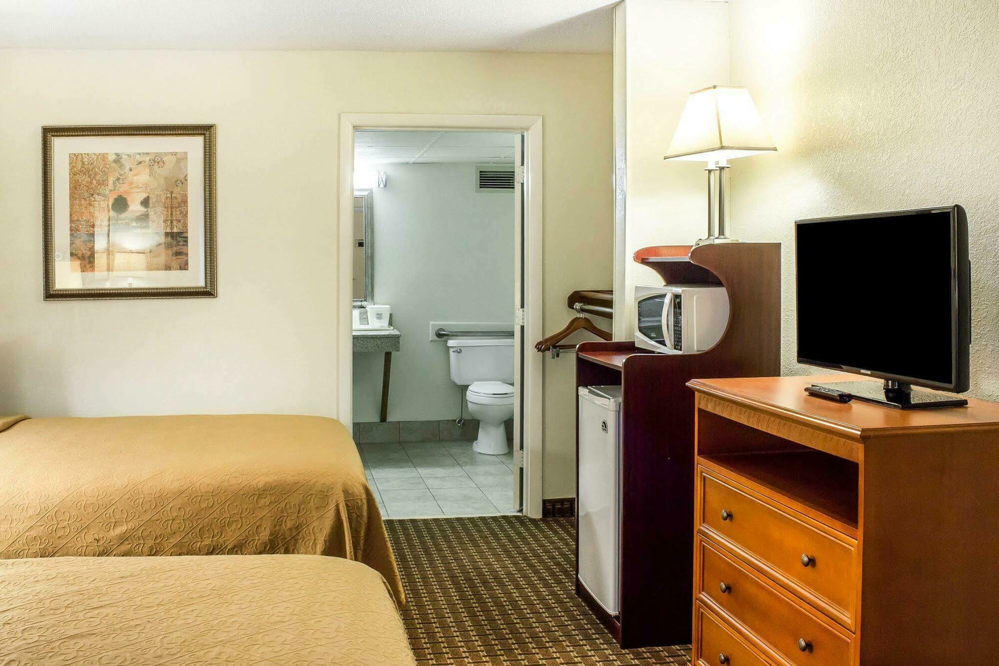 Quality Inn North Battleboro Екстер'єр фото